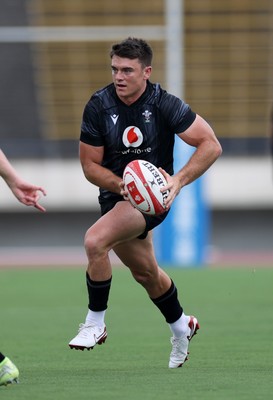 080725 - Wales Rugby Training in the final week of their tour to Japan - Reuben Morgan-Williams during training