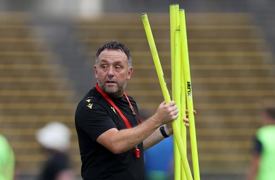 080725 - Wales Rugby Training in the final week of their tour to Japan - Matt Sherratt, Head Coach during training