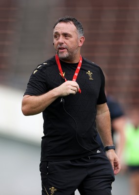 080725 - Wales Rugby Training in the final week of their tour to Japan - Matt Sherratt, Head Coach during training