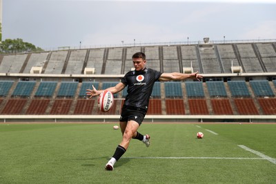 080725 - Wales Rugby Training in the final week of their tour to Japan - Reuben Morgan-Williams during training