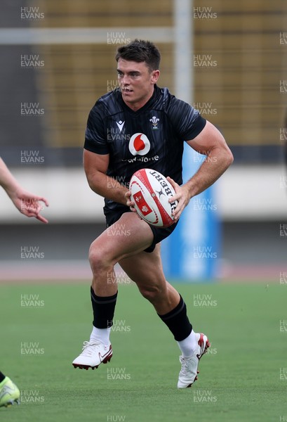 080725 - Wales Rugby Training in the final week of their tour to Japan - Reuben Morgan-Williams during training