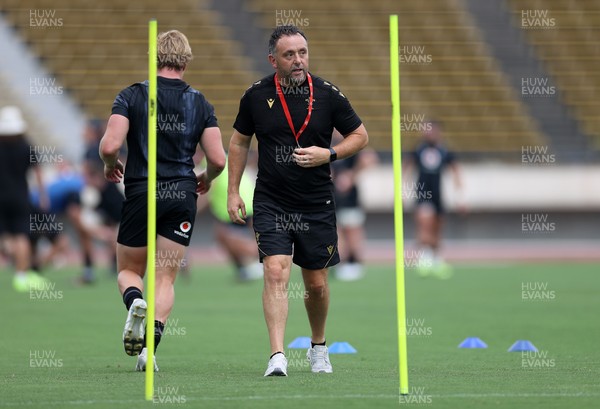 080725 - Wales Rugby Training in the final week of their tour to Japan - Matt Sherratt, Head Coach during training