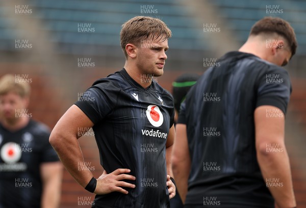 080725 - Wales Rugby Training in the final week of their tour to Japan - Alex Mann during training