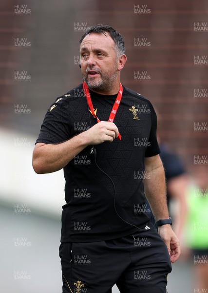 080725 - Wales Rugby Training in the final week of their tour to Japan - Matt Sherratt, Head Coach during training