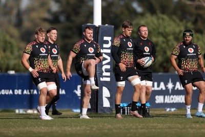 080726 - Wales Rugby train in Argentina for their second game of the Nations Championship - Jac Morgan, Josh Adams, Dewi Lake, Alex Mann and Tommy Reffell during training