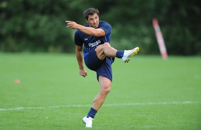 08.08.11 - Wales Rugby Training - Gavin Henson during training. 
