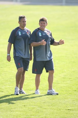 08.09.07 Wales World Cup training... Coach Gareth Jenkins with backs coach Nigel Davies. 