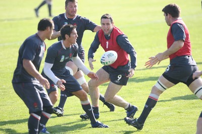 08.09.07 Wales World Cup training... Stephen Jones in the thick of things. 