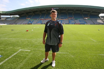 08.09.07 Wales World Cup training... Coach Gareth Jenkins surveys the ground in Nantes. 