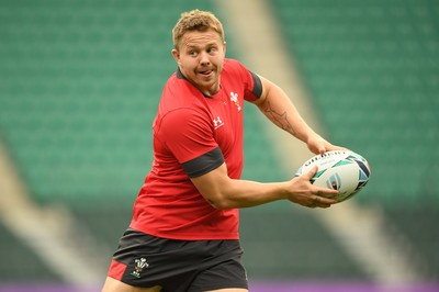 081019 - Wales Rugby Training - James Davies during training