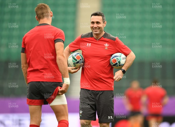 081019 - Wales Rugby Training - Stephen Jones during training
