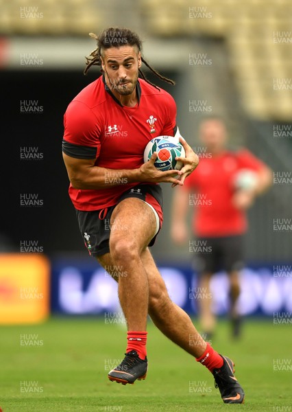 081019 - Wales Rugby Training - Josh Navidi during training