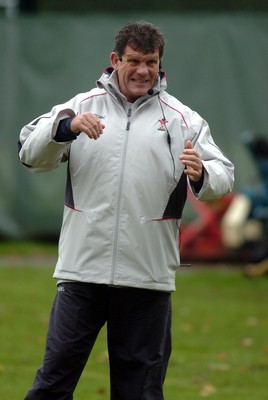 08.11.06 - Wales Rugby Training - Wales Coach, Gareth Jenkins 