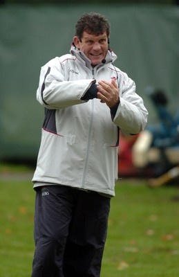 08.11.06 - Wales Rugby Training - Wales Coach, Gareth Jenkins 