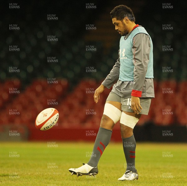 081113  - Wales Captain Run - Toby Faletau   