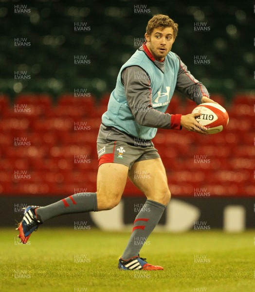 081113  - Wales Captain Run -  Leigh Halfpenny  