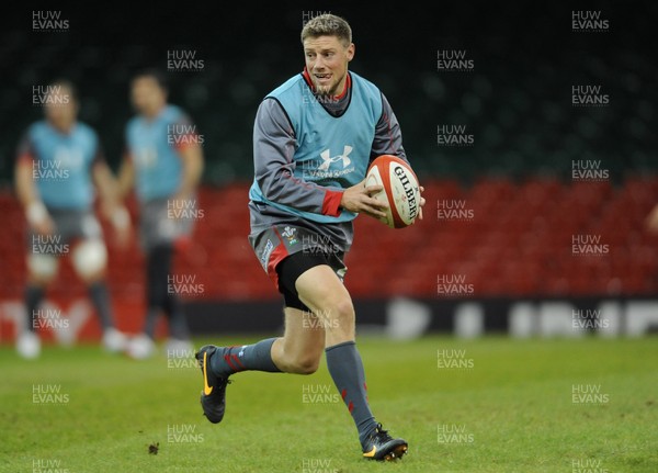 081113 - Wales Rugby Training -Rhys Priestland during training