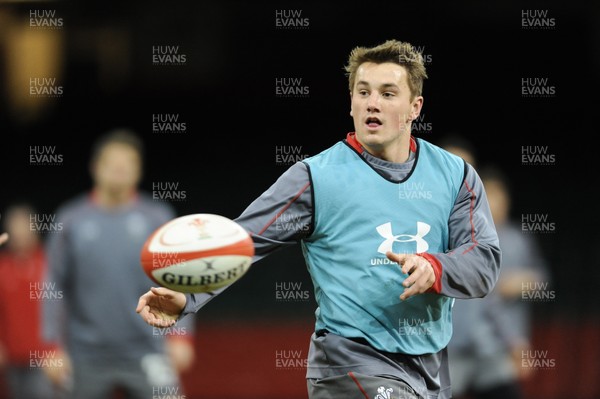 081113 - Wales Rugby Training -Jonathan Davies during training