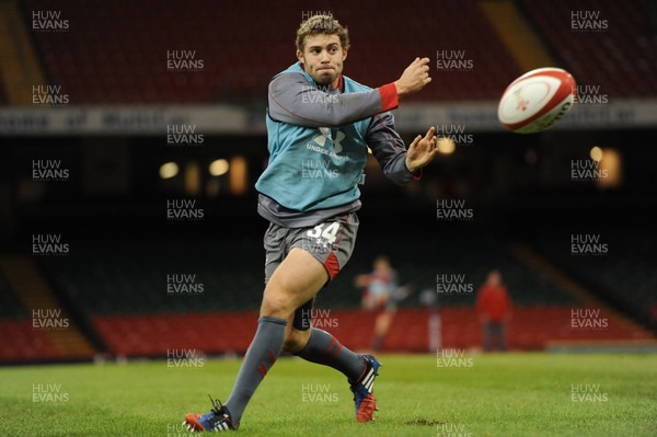 081113 - Wales Rugby Training -Leigh Halfpenny during training