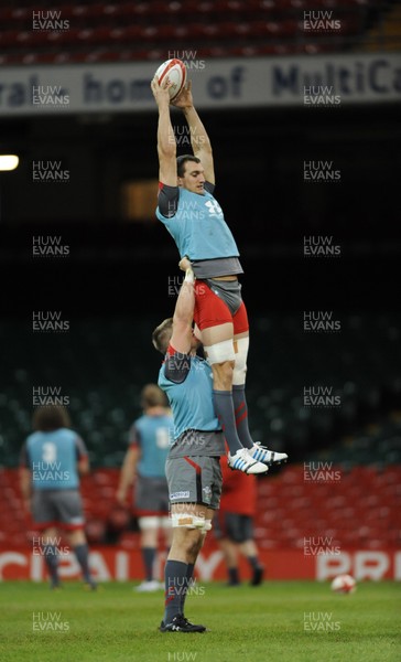 081113 - Wales Rugby Training -Sam Warburton is lifted by Dan Lydiate during training