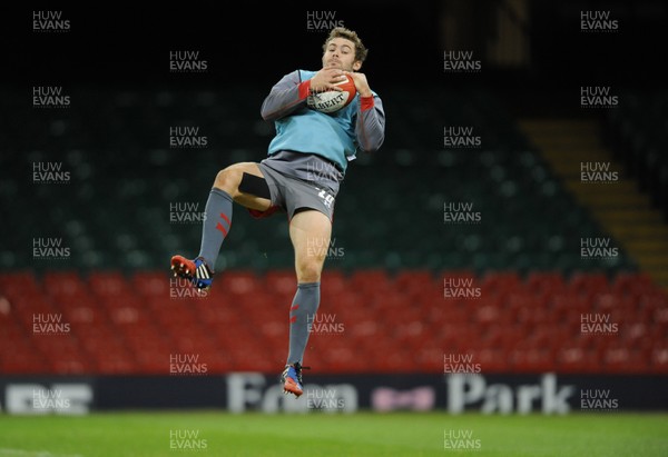 081113 - Wales Rugby Training -Leigh Halfpenny during training