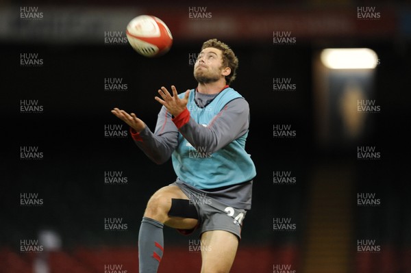 081113 - Wales Rugby Training -Leigh Halfpenny during training