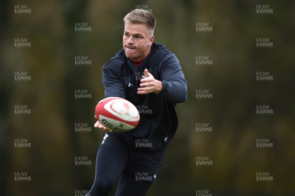 081118 - Wales Rugby Training - Gareth Anscombe during training