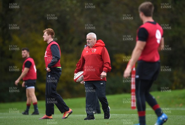 081118 - Wales Rugby Training - Warren Gatland during training