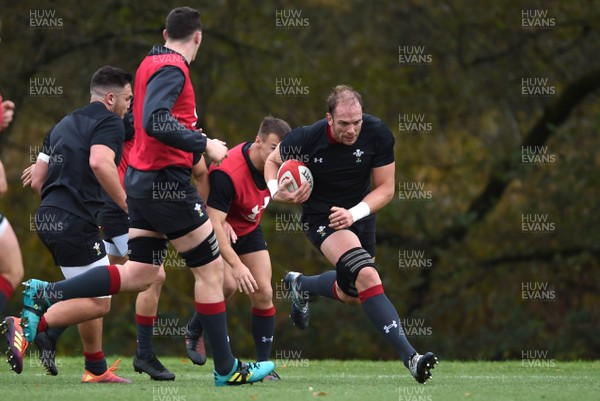 081118 - Wales Rugby Training - Alun Wyn Jones during training