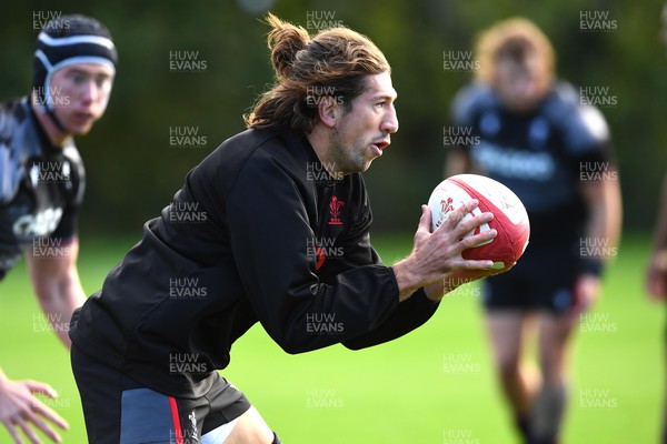 081122 - Wales Rugby Training - Justin Tipuric during training