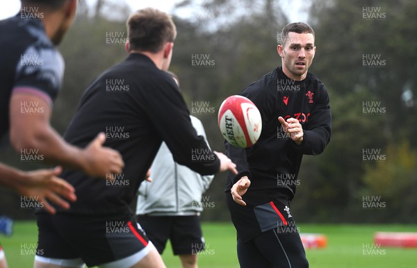 081122 - Wales Rugby Training - George North during training
