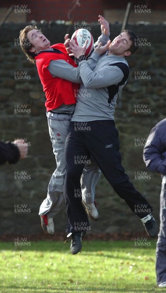 090206  Wales rugby training, Cardiff - Shane Williams and Andy Williams compete for high ball   