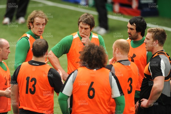 09.02.10 - Wales Rugby Training - Alun Wyn Jones, Ryan Jones and Jonathan Thomas during training. 