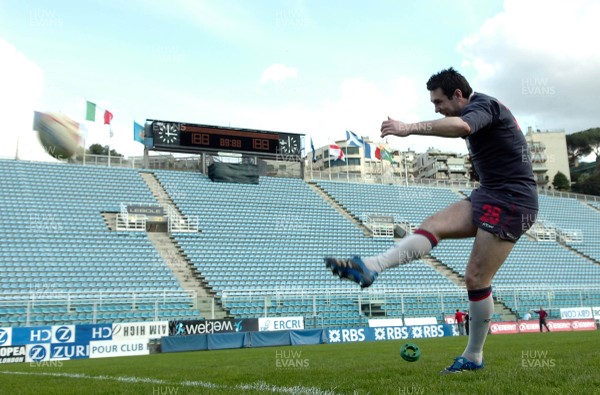 090307 - Wales Rugby Training - Wales Captain, Stephen Jones practices his kicking at the Stadio Flaminio 