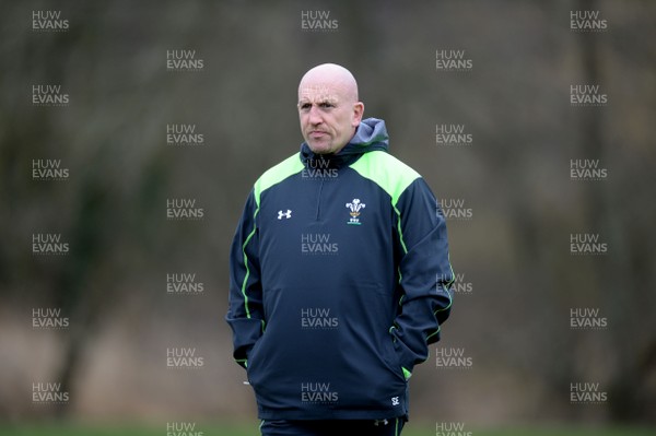 090315 - Wales Rugby Training -Shaun Edwards during training