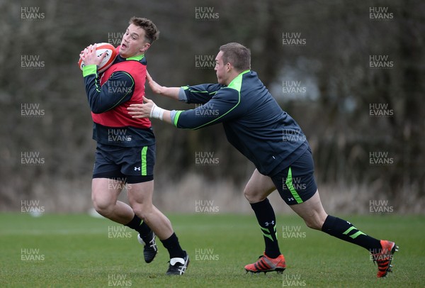 090315 - Wales Rugby Training -Jonathan Davies during training