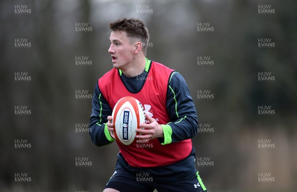 090315 - Wales Rugby Training -Jonathan Davies during training