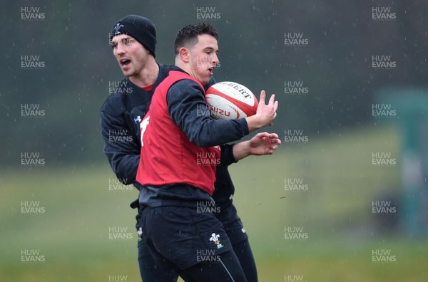 090318 - Wales Rugby Training - Owen Watkin during training