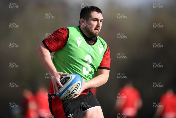 090321 - Wales Rugby Training - Wyn Jones during training