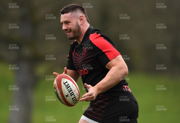 090322 - Wales Rugby Training - Gareth Thomas during training