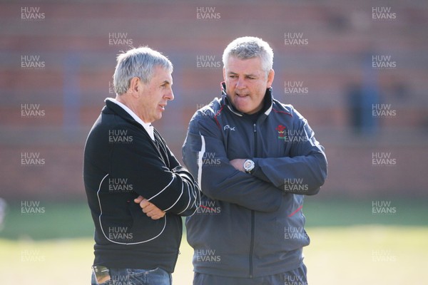 09.06.08 Wales rugby in South Africa... Warren Gatland with Ian McGeechan during training in Pretoria.  