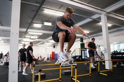 090625 - Wales Rugby Gym Session - Taine Plumtree during training