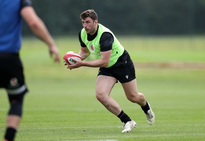090625 - Wales Rugby Training - James Ratti during training