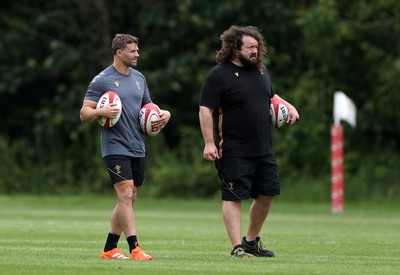 090625 - Wales Rugby Training - Leigh Halfpenny, Skills Coach and Adam Jones, Scrum Coach during training