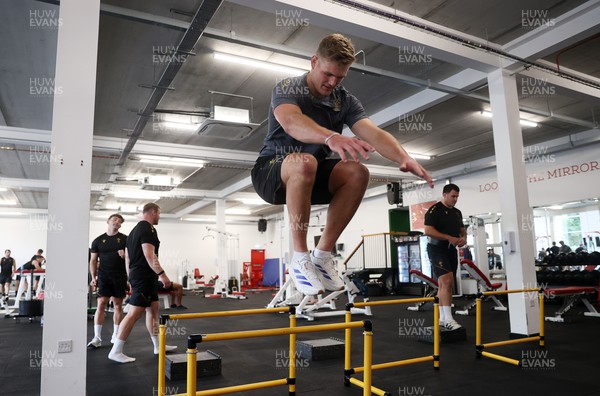 090625 - Wales Rugby Gym Session - Taine Plumtree during training