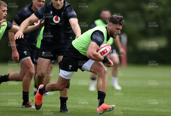090625 - Wales Rugby Training - Johnny Williams during training