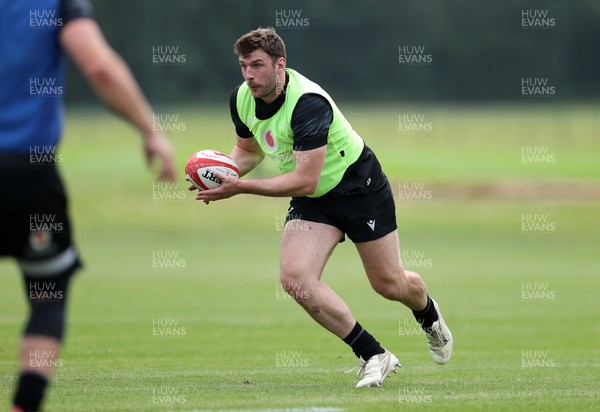 090625 - Wales Rugby Training - James Ratti during training