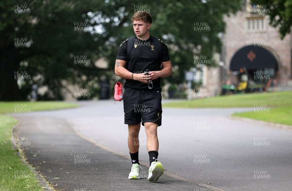 090625 - Wales Rugby Training - Macs Page