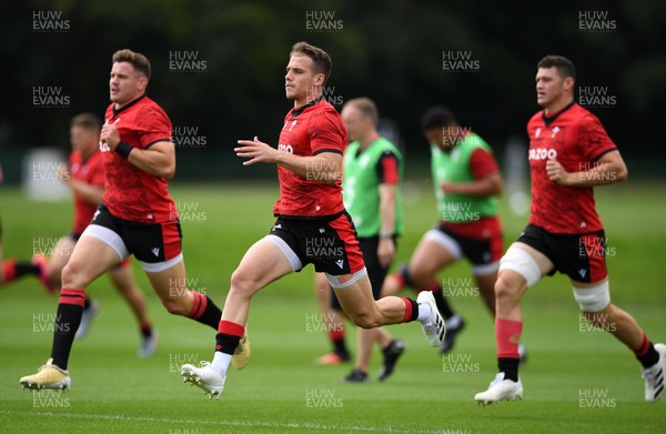 090721 - Wales Rugby Training - Kieran Hardy during training