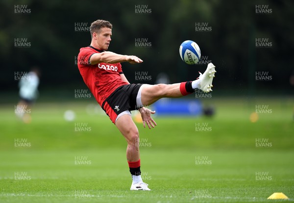 090721 - Wales Rugby Training - Kieran Hardy during training
